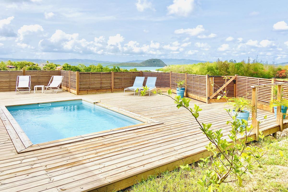 4 Location-villa-piscine-vue-mer-trois-ilets_le-deck